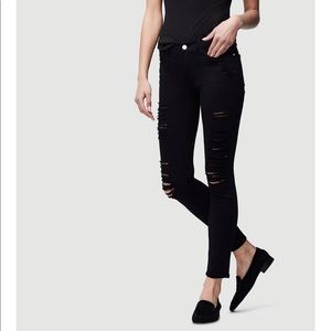 Frame Distressed Black Le Skinny de Jeanne
